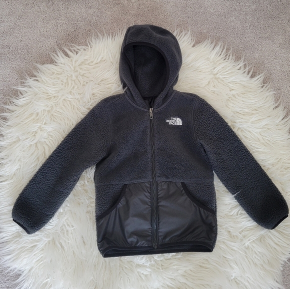 The North Face Boys’ Forrest Fleece Full-Zip Hoodie - Picture 10 of 10
